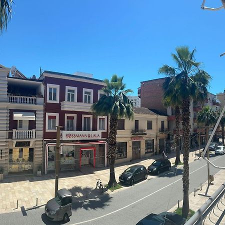 City Center Apartment Durres Bagian luar foto