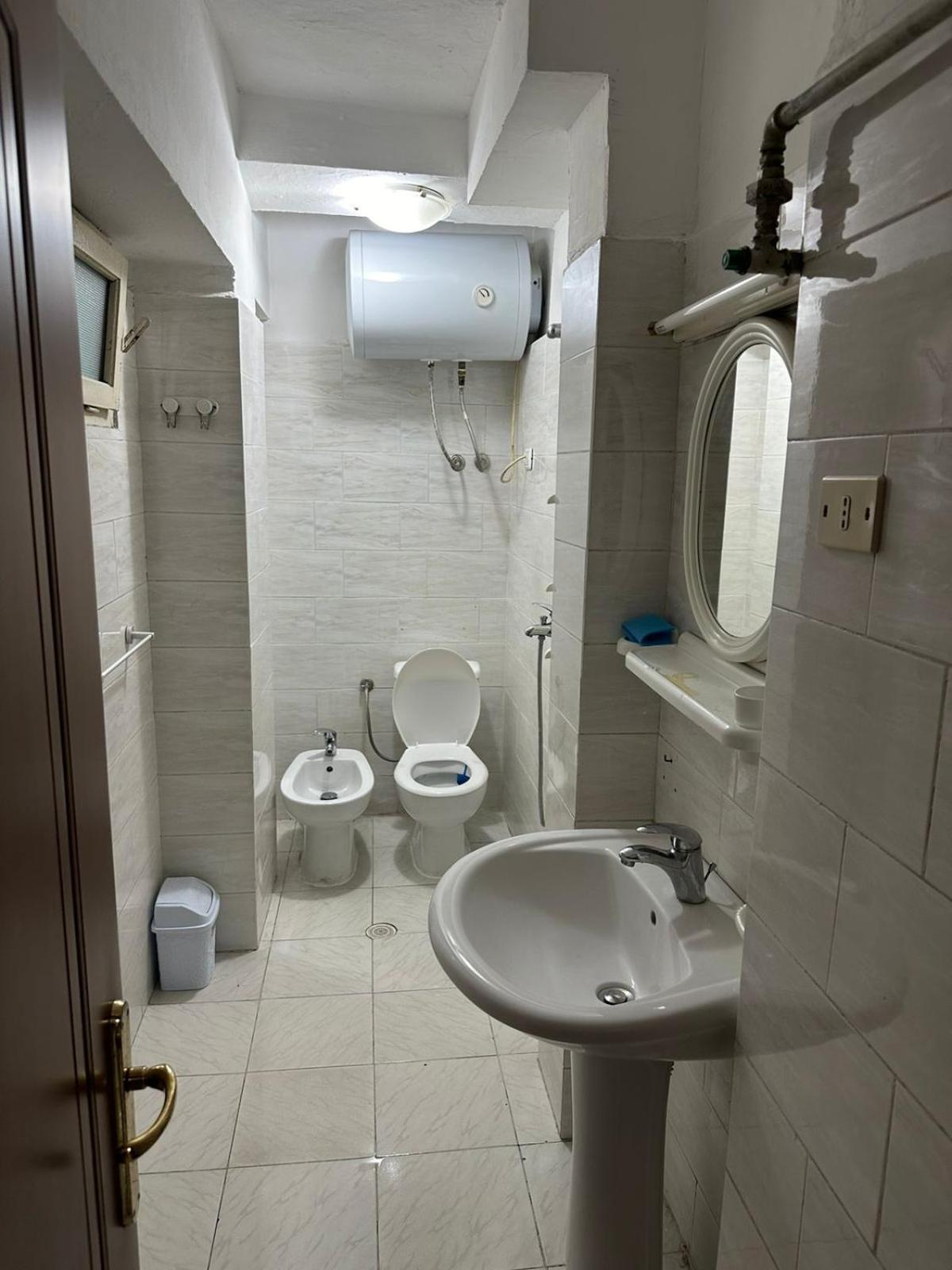 City Center Apartment Durres Bagian luar foto